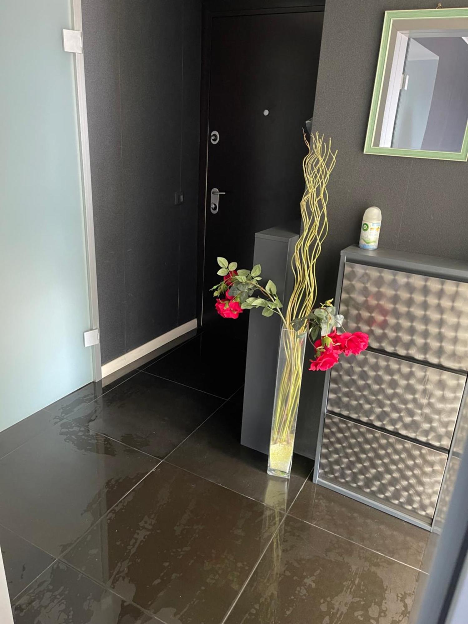 Black Apartament Nr1 Bucureşti Eksteriør bilde