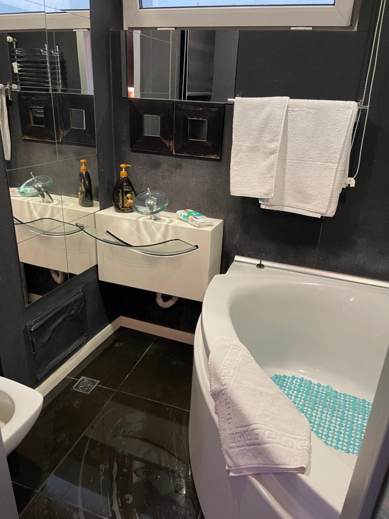 Black Apartament Nr1 Bucureşti Eksteriør bilde