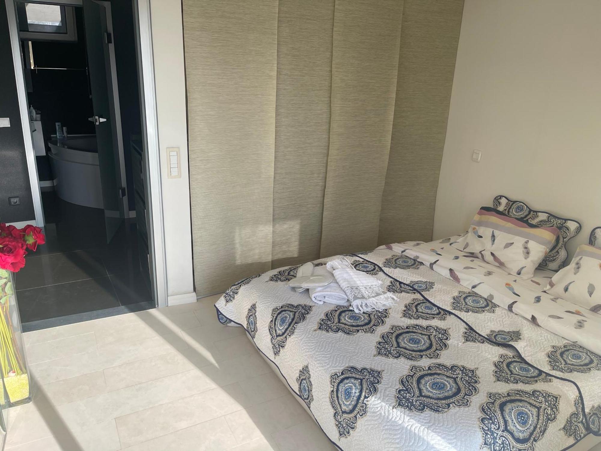 Black Apartament Nr1 Bucureşti Eksteriør bilde